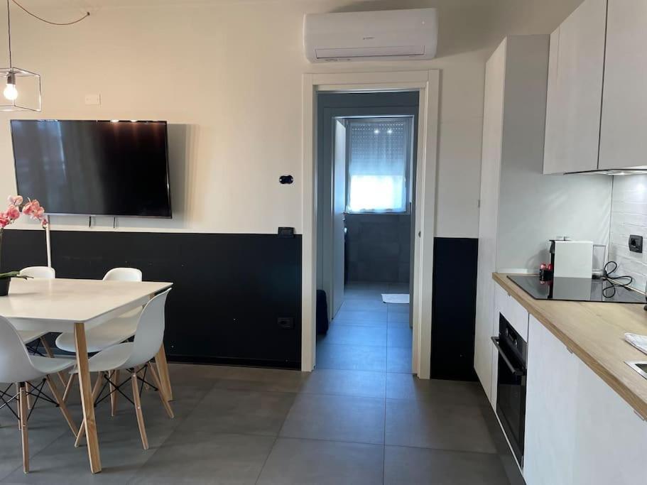 City Center - Modern Flat With Free Parking And Wifi - Apt B Μπέργκαμο Εξωτερικό φωτογραφία